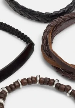 Pier One 5 PACK - Armband - Silver-coloured 10 Pier One 5 PACK - Armband - Silver-coloured -Herrenbekleidung Rabatte 0cc5c70ea86e4ffcbe05e2d3fc799769