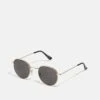 Pier One UNISEX - Sonnenbrille - Black/gold 2 Pier One UNISEX - Sonnenbrille - Black/gold -Herrenbekleidung Rabatte 13cc38697cd549d39455f3b406e848a7