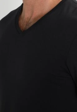 Pier One 2 PACK - T-Shirt Basic - Black 12 Pier One 2 PACK - T-Shirt Basic - Black -Herrenbekleidung Rabatte 144a18a099e5428c92602fed22a8b338