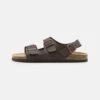 Pier One UNISEX - Riemensandalette - Dark Brown -Herrenbekleidung Rabatte 1a7a848effe2485c8d756f7696fd5864