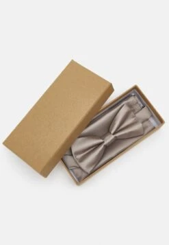 Pier One SET - Einstecktuch - Stone -Herrenbekleidung Rabatte 2e20d7fb99604f3ebdc21ea5b1233e9d