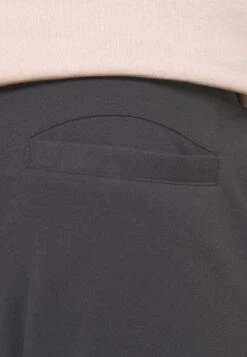 Pier One Jogginghose - Dark Grey 11 Pier One Jogginghose - Dark Grey -Herrenbekleidung Rabatte 4dba7bd6995145a9b07e0b61cdb4749a