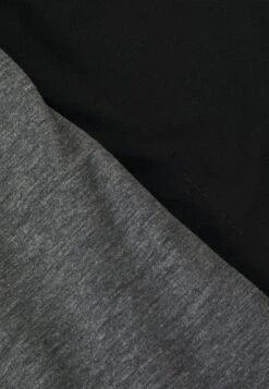 Pier One UNISEX 2 PACK - Mütze - Black/grey 10 Pier One UNISEX 2 PACK - Mütze - Black/grey -Herrenbekleidung Rabatte 898957d575ad4a3aa4355ee81180eb03