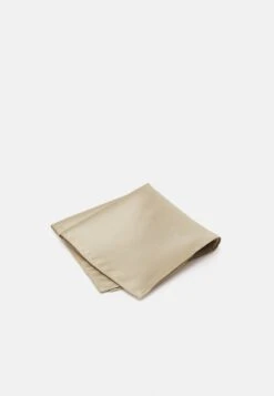 Pier One SET - Einstecktuch - Beige 10 Pier One SET - Einstecktuch - Beige -Herrenbekleidung Rabatte 89cc99f7b8b34c698a1159fd2e93e61e