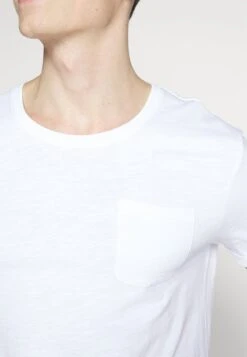 Pier One T-Shirt Basic - White -Herrenbekleidung Rabatte a63524296eb7468f8bac4e01312591ed