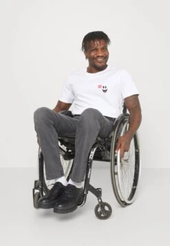 Pier One Jeans Straight Leg - Grey Denim 11 Pier One Jeans Straight Leg - Grey Denim -Herrenbekleidung Rabatte aa391ddaeb5b4eb88a37b8d011fe8892