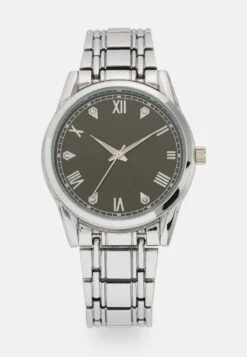 Pier One Uhr - Silver-coloured 12 Pier One Uhr - Silver-coloured -Herrenbekleidung Rabatte b6f2d1ebac624c2c8722a38234e311bf 1