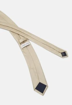 Pier One SET - Einstecktuch - Beige 12 Pier One SET - Einstecktuch - Beige -Herrenbekleidung Rabatte ba7a873ddea6420b917aa099adb81ad3