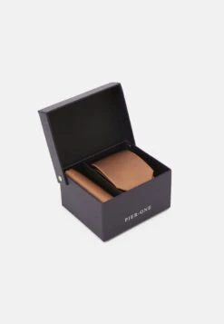 Pier One SET - Einstecktuch - Brown 13 Pier One SET - Einstecktuch - Brown -Herrenbekleidung Rabatte babe3a8e1d9249caa1f087b31d93f505