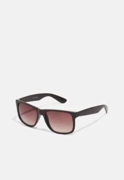 Pier One Sonnenbrille - Black 12 Pier One Sonnenbrille - Black -Herrenbekleidung Rabatte c7279386d4ee4efca82c01c25915a71d