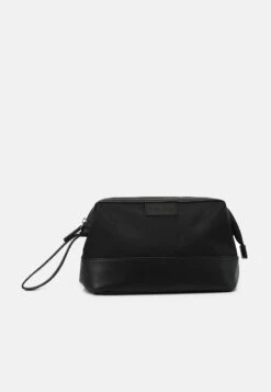 Pier One Kosmetiktasche - 802 - Black -Herrenbekleidung Rabatte cd260d4e40ee4dc38ee533db4dc63900 1