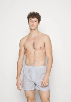 Pier One 5 PACK - Boxershorts - Blue/dark Blue/pink - 10 Pier One 5 PACK - Boxershorts - Blue/dark Blue/pink - -Herrenbekleidung Rabatte d42f0cbf69f949ba906d961c35df2876