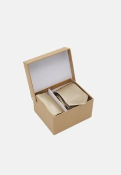 Pier One SET - Einstecktuch - Beige 13 Pier One SET - Einstecktuch - Beige -Herrenbekleidung Rabatte dae22eb1283541c98e7012d1c86f16c1