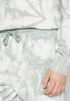 Pier One Shorts - Green 13 Pier One Shorts - Green -Herrenbekleidung Rabatte ddfcbbe17eeb496298c7947389116599