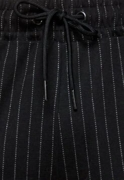 Pier One Jogginghose - Black 10 Pier One Jogginghose - Black -Herrenbekleidung Rabatte de378099a836428989152d63c23e7732