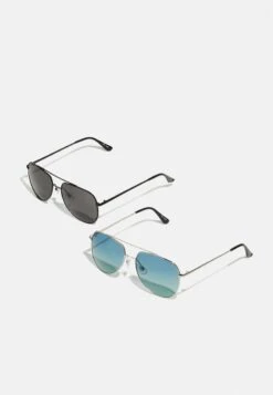 Pier One 2 PACK - Sonnenbrille - Black/blue 11 Pier One 2 PACK - Sonnenbrille - Black/blue -Herrenbekleidung Rabatte e0eac7f8f57c4585b786e354fd010712 1