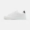 Pier One UNISEX - Sneaker Low - White -Herrenbekleidung Rabatte e65abd750c88442fa93e43bc123d1585