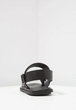 Pier One Riemensandalette - Black 11 Pier One Riemensandalette - Black -Herrenbekleidung Rabatte e819b7c59f5a477281c4a36bc41d12ad