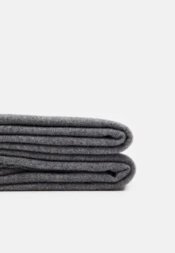 Pier One UNISEX - Schal - Grey -Herrenbekleidung Rabatte ec5527395bf74ce5a255f492061affa7