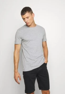 Pier One 7 PACK - T-Shirt Basic - White/blue/green 11 Pier One 7 PACK - T-Shirt Basic - White/blue/green -Herrenbekleidung Rabatte eda6b13a6c134a3f80a2d698b4ee4ee0