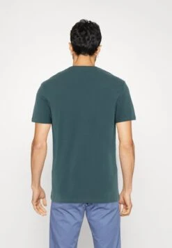 Pier One T-Shirt Basic - White/off-white/lilac -Herrenbekleidung Rabatte fb9e5f19fa1d4182b7db953af443e00b