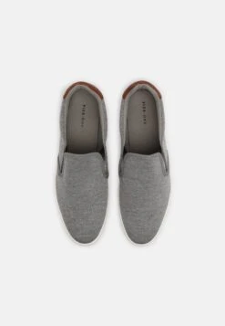 Pier One UNISEX - Slipper - Dark Grey -Herrenbekleidung Rabatte fd4006995ad74583bd5d996537dcc72b